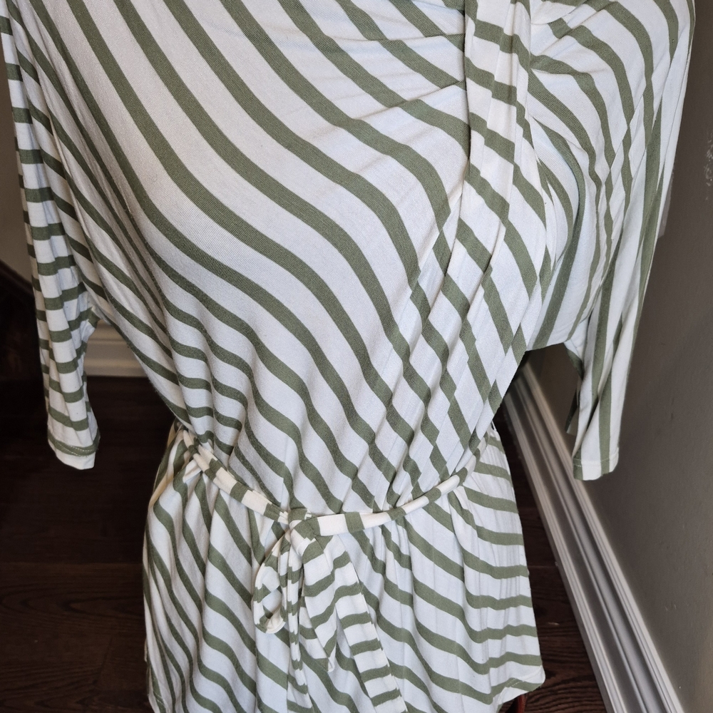 Linea Domani Green and White Top - Picture 5 of 8